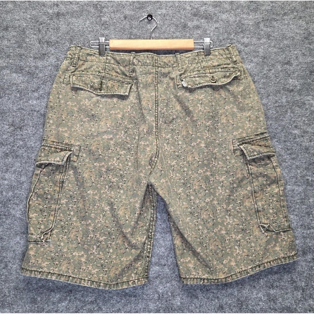 Levi's Shorts Mens 30 Green Camo Cargo Canvas Cotton Outdoor Zip Pockets Fly